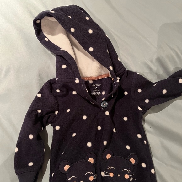 Carter’s full body sweater romper - Picture 4 of 4